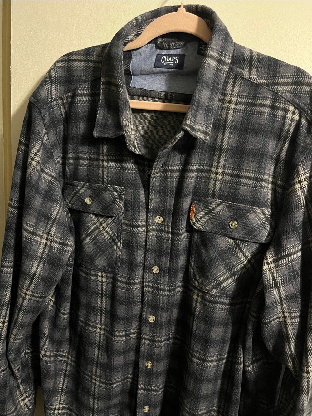 Chaps Men's Black and Gray Plaid Button-Up Shirt